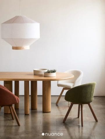 Oval dining table
